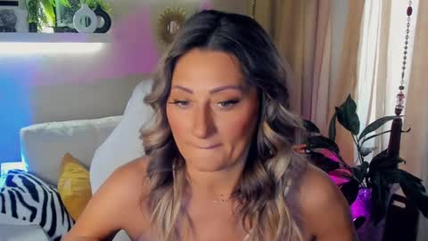 Divine Sarah NONUDE model online show from 05/31/26, 09:16
