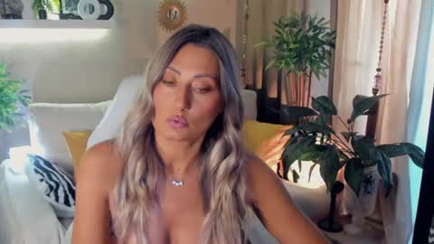 Divine Sarah NONUDE model online show from 07/24/26, 01:53