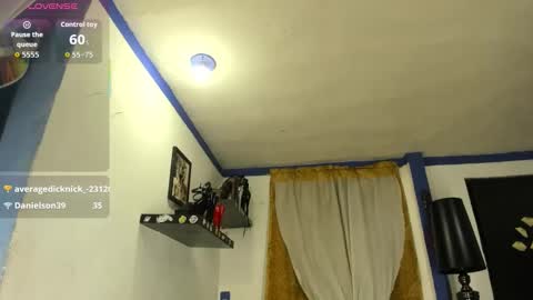 Snapshot of sarahjey chatting on 11/03/25, 11:26 SARAHJEY online show from 11/03/25, 11:26