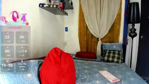 Snapshot of sarahjey chatting on 11/29/25, 02:47 SARAHJEY online show from 11/29/25, 02:47