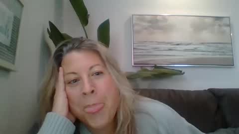 Snapshot of sarahlampo chatting on 02/23/26, 09:45 sarahlampo online show from 02/23/26, 09:45