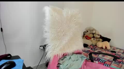 Snapshot of sarahlovexxv chatting on 11/02/25, 07:22 Sarah online show from 11/02/25, 07:22