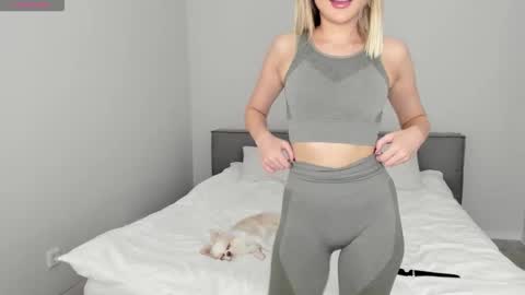 Snapshot of sarahphyllis chatting on 11/14/25, 05:44 sarahphyllis online show from 11/14/25, 05:44