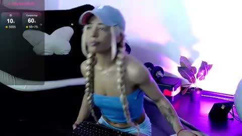 sarahraiynex online show from 06/11/26, 10:13