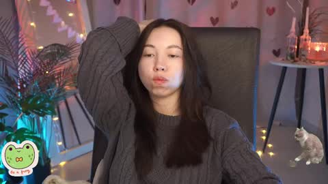 vacation 16-30 of november caucht me in insta online show from 02/17/25, 11:44