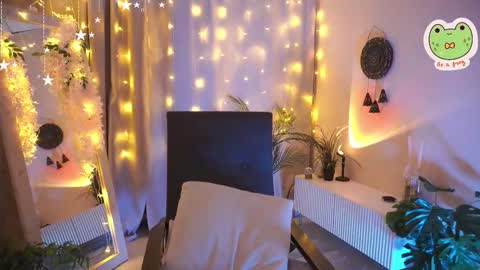 vacation 16-30 of november caucht me in insta online show from 10/14/25, 05:41