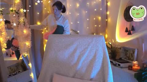 vacation 16-30 of november caucht me in insta online show from 10/16/25, 05:41