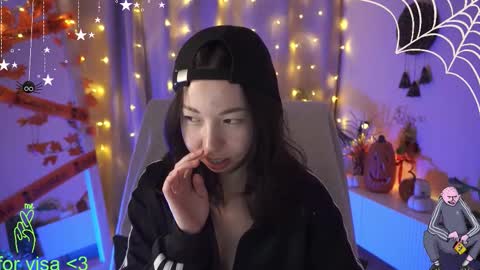 vacation 16-30 of november caucht me in insta online show from 10/29/25, 05:42