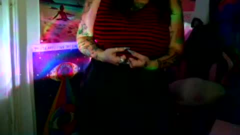 Snapshot of saraht666 chatting on 06/20/26, 06:16 Sarah T online show from 06/20/26, 06:16