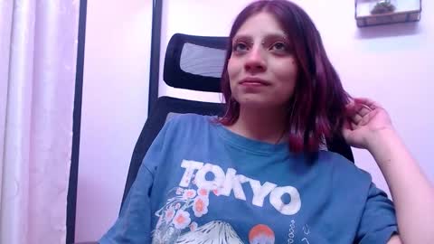 Snapshot of sarai_petite_ chatting on 09/17/25, 05:31 SARAI online show from 09/17/25, 05:31