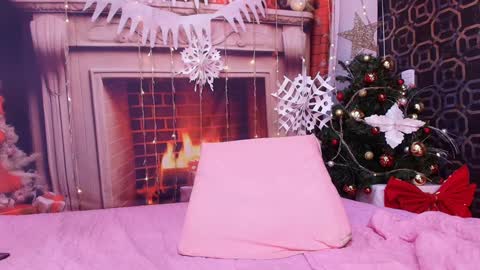Sara  online show from 12/24/24, 01:06