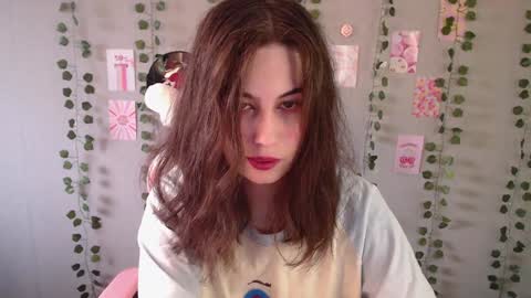 Snapshot of sarakinski chatting on 12/24/24, 06:00 Sara online show from 12/24/24, 06:00