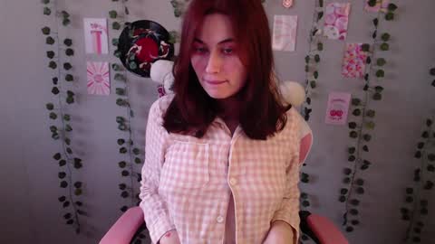 Snapshot of sarakinski chatting on 01/21/25, 05:27 Sara online show from 01/21/25, 05:27
