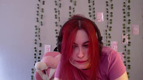 Snapshot of sarakinski chatting on 09/11/25, 07:30 Sara online show from 09/11/25, 07:30