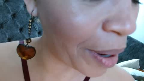 sara online show from 01/27/25, 12:22