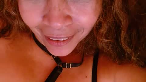sara online show from 02/08/25, 04:25