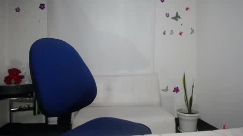 Saraloves online show from 02/20/25, 11:09