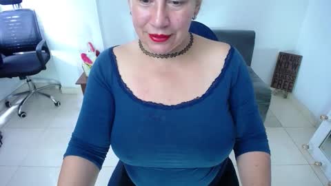 Saraloves online show from 11/09/25, 04:27