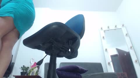 Snapshot of saralovens chatting on 02/04/26, 10:43 Saraloves online show from 02/04/26, 10:43