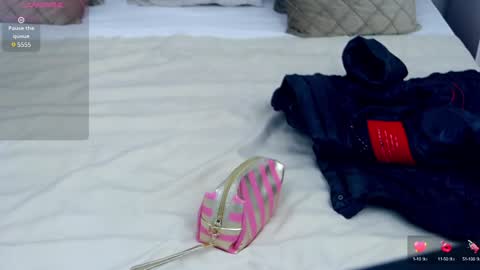 SaraLucky online show from 12/10/24, 07:43