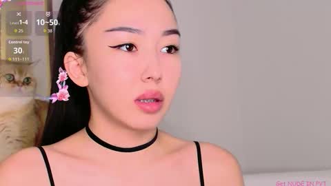 Snapshot of saranmia chatting on 10/30/25, 09:11 Mia online show from 10/30/25, 09:11