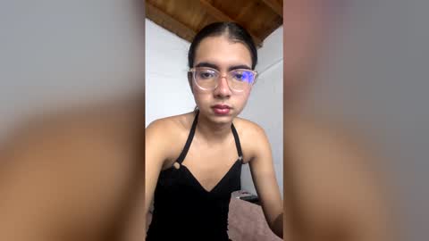 Snapshot of sarasaenz999 chatting on 03/04/26, 10:38 sarasaenz999 online show from 03/04/26, 10:38