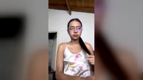 Snapshot of sarasaenz999 chatting on 03/18/26, 09:01 sarasaenz999 online show from 03/18/26, 09:01