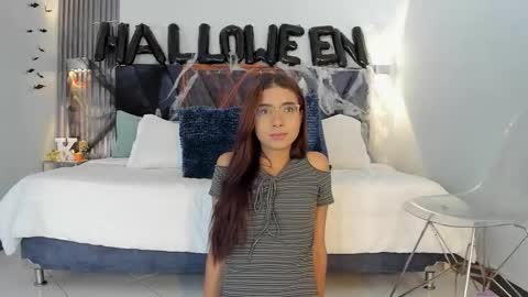 Sara online show from 10/27/25, 08:13