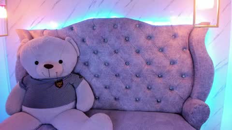   online show from 02/07/25, 02:04