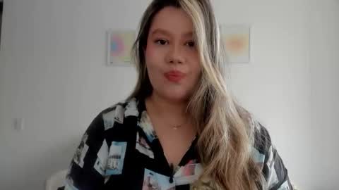 Snapshot of sarasmith19 chatting on 06/05/26, 03:51 Sara sarasmithfun by instagram online show from 06/05/26, 03:51