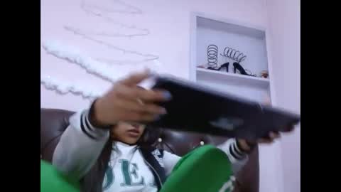 sarastonesx online show from 12/02/24, 01:14