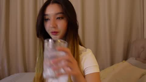 Snapshot of sarasuo chatting on 12/06/24, 11:11 Shara online show from 12/06/24, 11:11