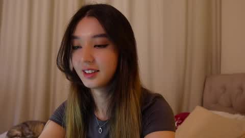 Snapshot of sarasuo chatting on 01/07/25, 05:01 Shara online show from 01/07/25, 05:01