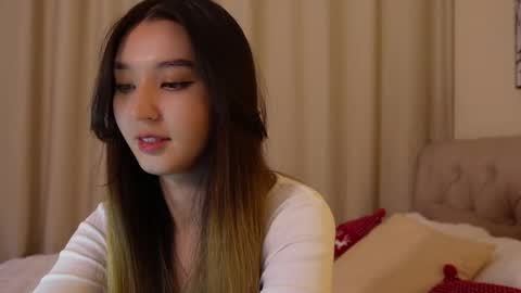 Snapshot of sarasuo chatting on 01/09/25, 12:19 Shara online show from 01/09/25, 12:19