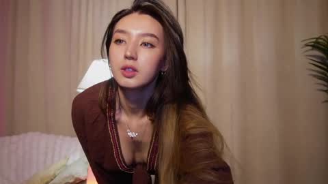 Snapshot of sarasuo chatting on 02/01/25, 01:51 Shara online show from 02/01/25, 01:51
