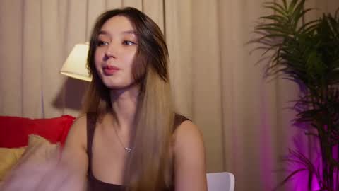 Snapshot of sarasuo chatting on 02/24/25, 12:37 Shara online show from 02/24/25, 12:37