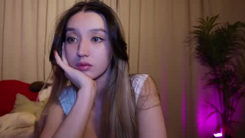 Snapshot of sarasuo chatting on 03/03/25, 03:31 Shara online show from 03/03/25, 03:31
