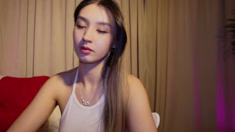 Snapshot of sarasuo chatting on 03/04/25, 12:44 Shara online show from 03/04/25, 12:44