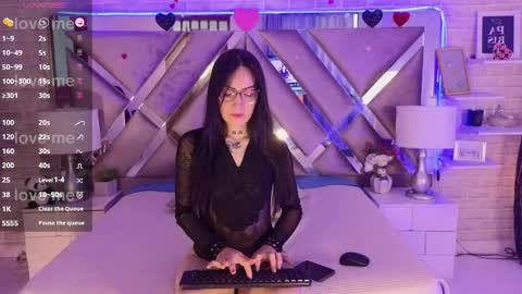 Sara  online show from 03/25/26, 03:40