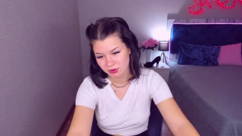 Snapshot of saravivid chatting on 06/12/26, 09:08 SaraVivid online show from 06/12/26, 09:08