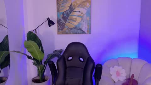 Sara Winstone online show from 11/29/25, 10:51