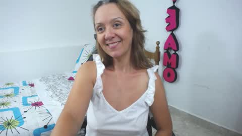 Snapshot of saray1221 chatting on 12/12/24, 08:53 saray1221 online show from 12/12/24, 08:53