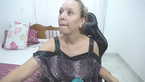 Snapshot of saray1221 chatting on 01/08/26, 06:21 saray1221 online show from 01/08/26, 06:21