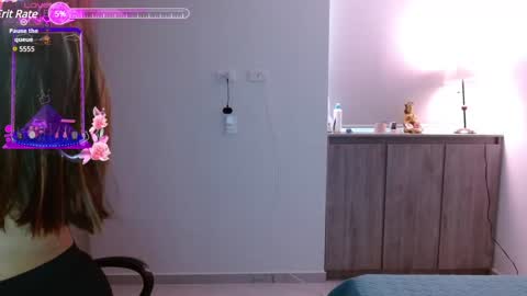 Snapshot of saray_grey chatting on 12/13/24, 08:58 Sara online show from 12/13/24, 08:58