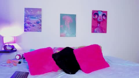 Snapshot of saray_rivas18 chatting on 12/05/25, 11:19 saray 18 online show from 12/05/25, 11:19