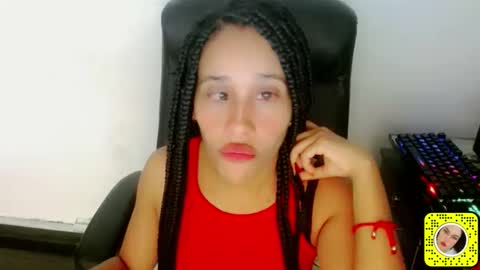 Snapshot of saraylittle chatting on 11/15/25, 03:59 Saray online show from 11/15/25, 03:59