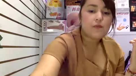 Snapshot of sarayx chatting on 11/22/25, 05:45 mery online show from 11/22/25, 05:45