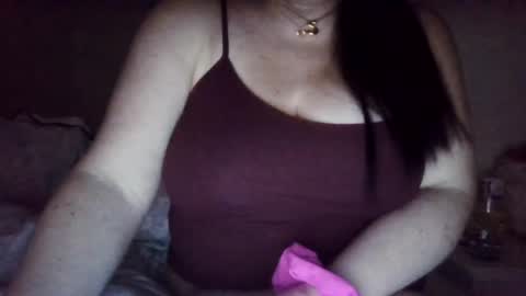 Snapshot of saretta46 chatting on 12/15/25, 03:00 Sara online show from 12/15/25, 03:00