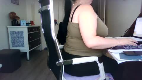 Sara online show from 07/10/26, 06:32