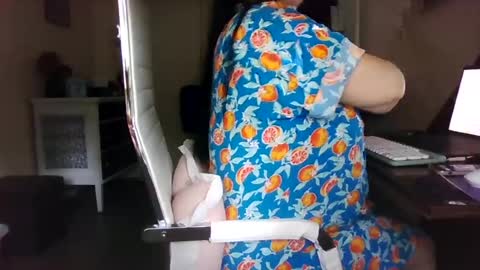 Sara online show from 08/06/26, 06:43